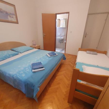 Apartments Karlo أوميس المظهر الخارجي الصورة
