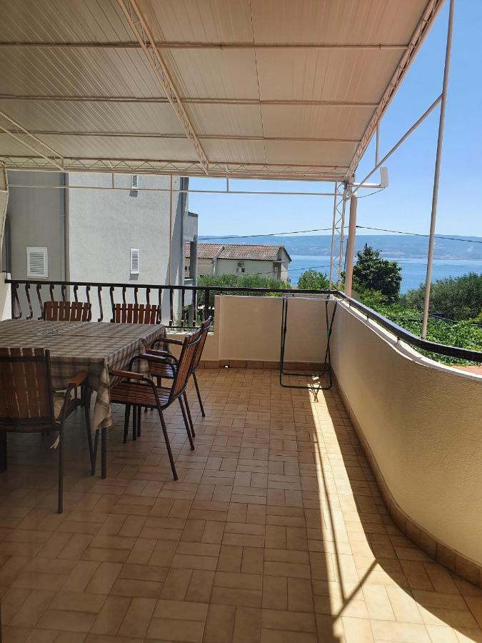 Apartments Karlo أوميس المظهر الخارجي الصورة