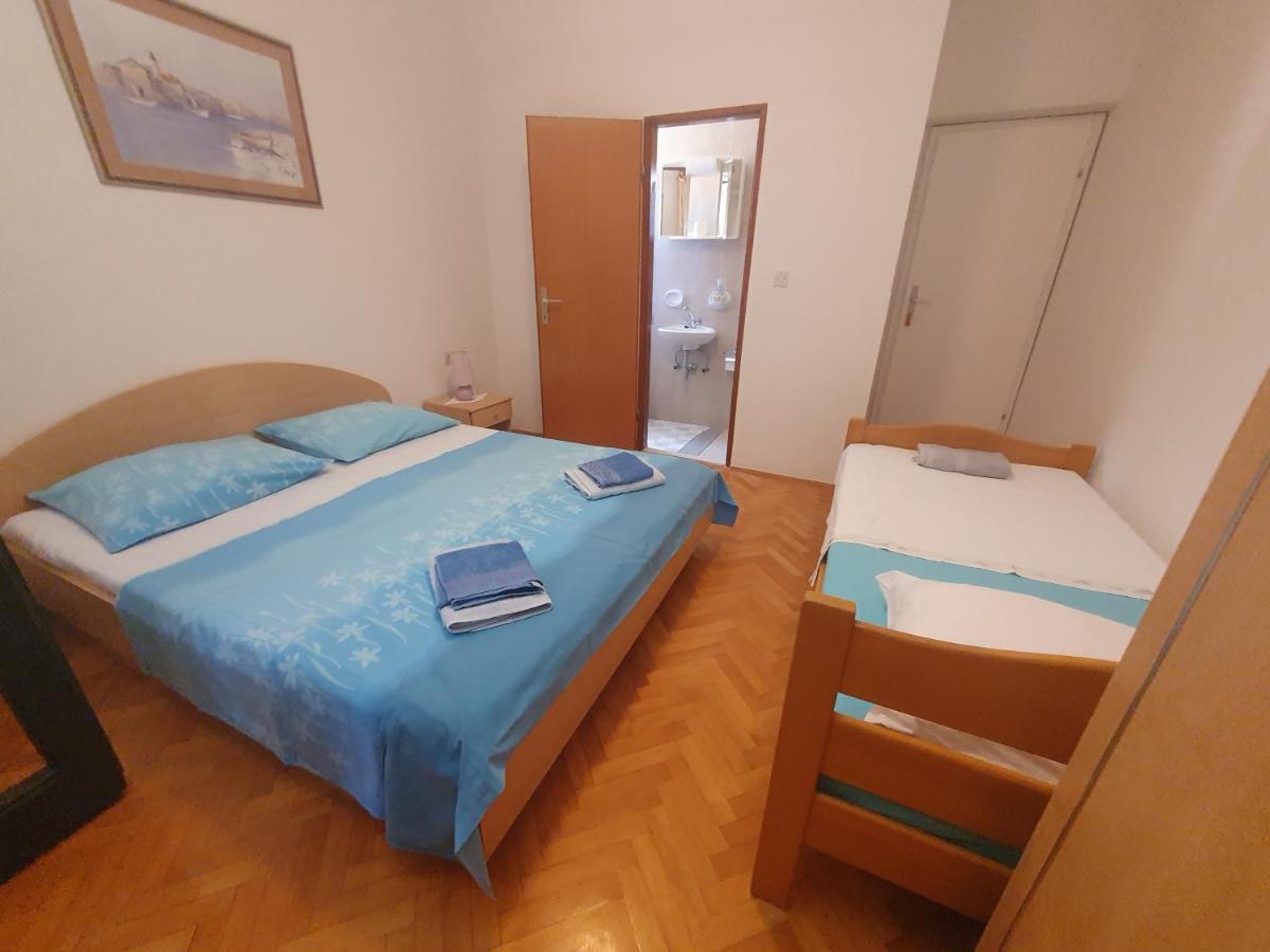 Apartments Karlo أوميس المظهر الخارجي الصورة