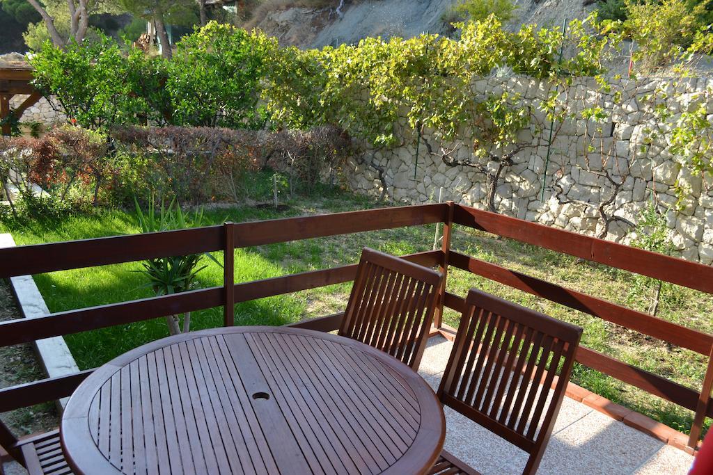 Apartments Karlo أوميس الغرفة الصورة