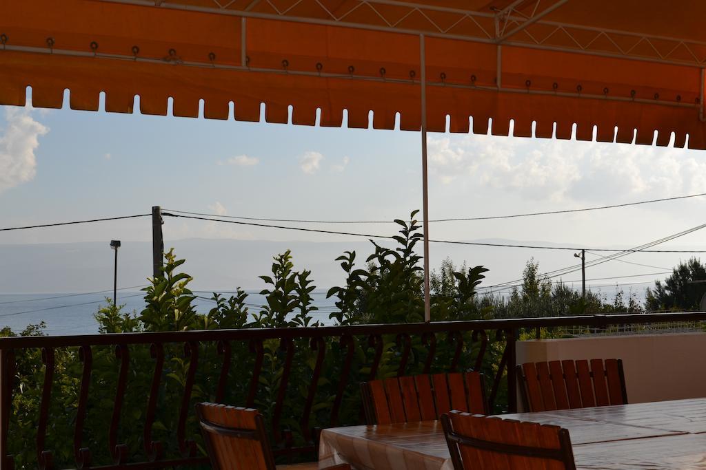 Apartments Karlo أوميس المظهر الخارجي الصورة