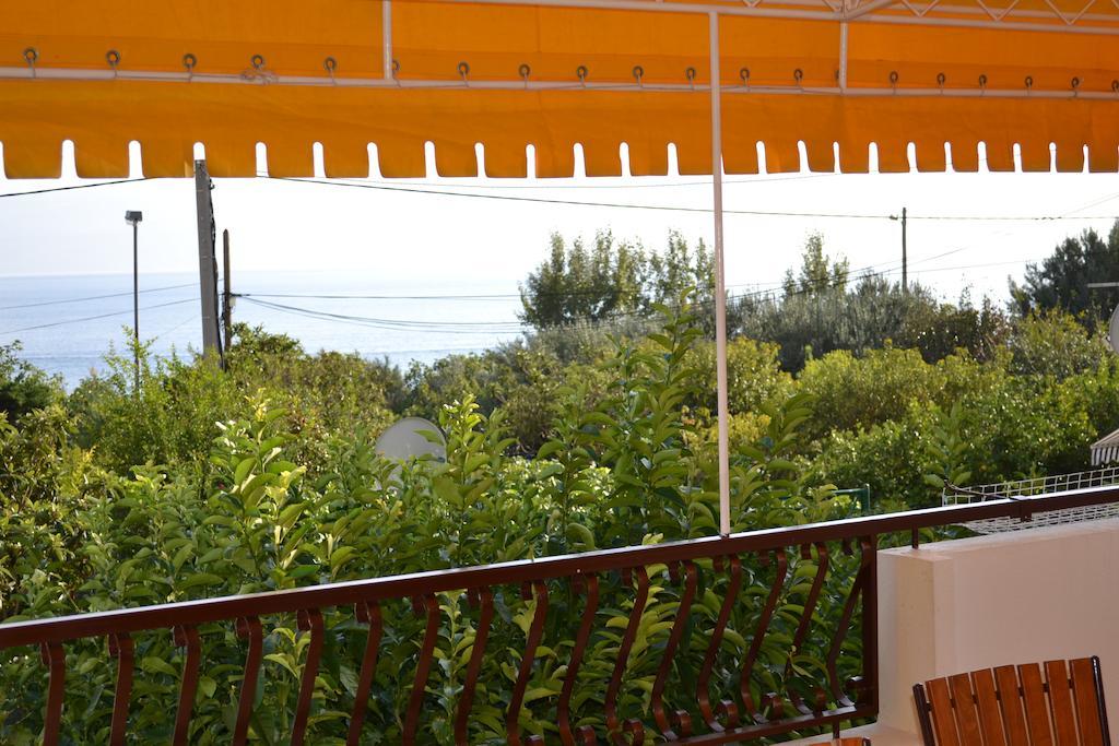 Apartments Karlo أوميس الغرفة الصورة