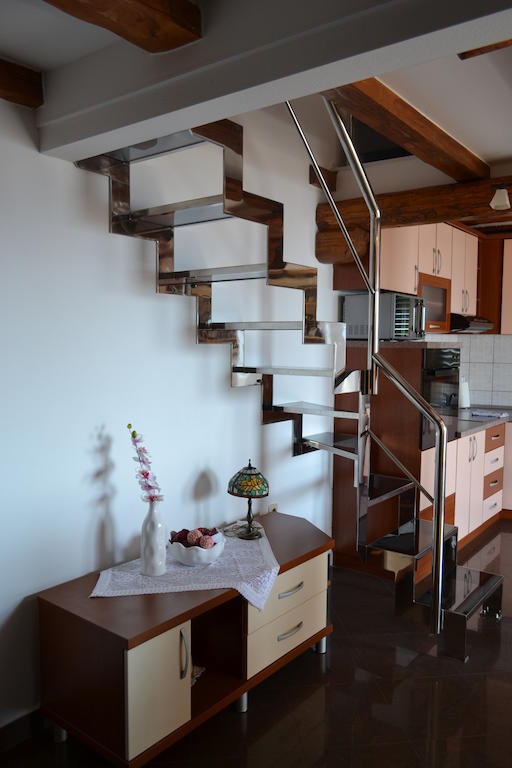 Apartments Karlo أوميس الغرفة الصورة