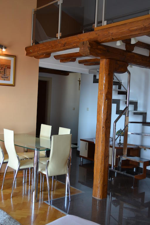 Apartments Karlo أوميس المظهر الخارجي الصورة